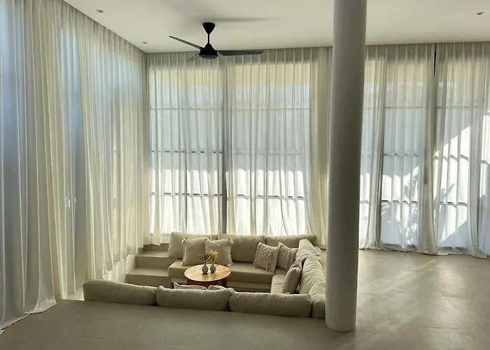 Villa Zaza Brand New 2br Minimalist In Pererenan