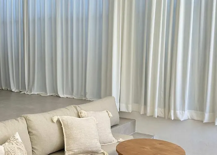 Villa Zaza Brand New 2br Minimalist In Pererenan *